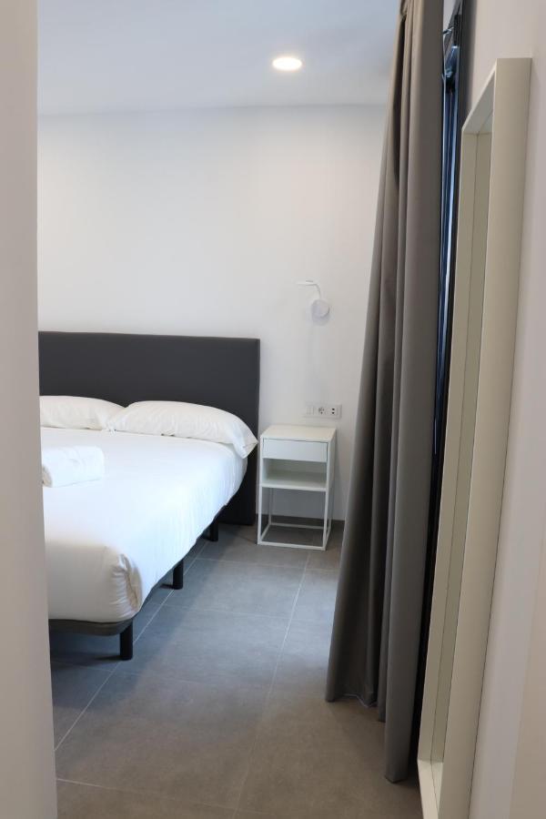 V&C Apartamentos コニル・デ・ラ・フロンテラ エクステリア 写真