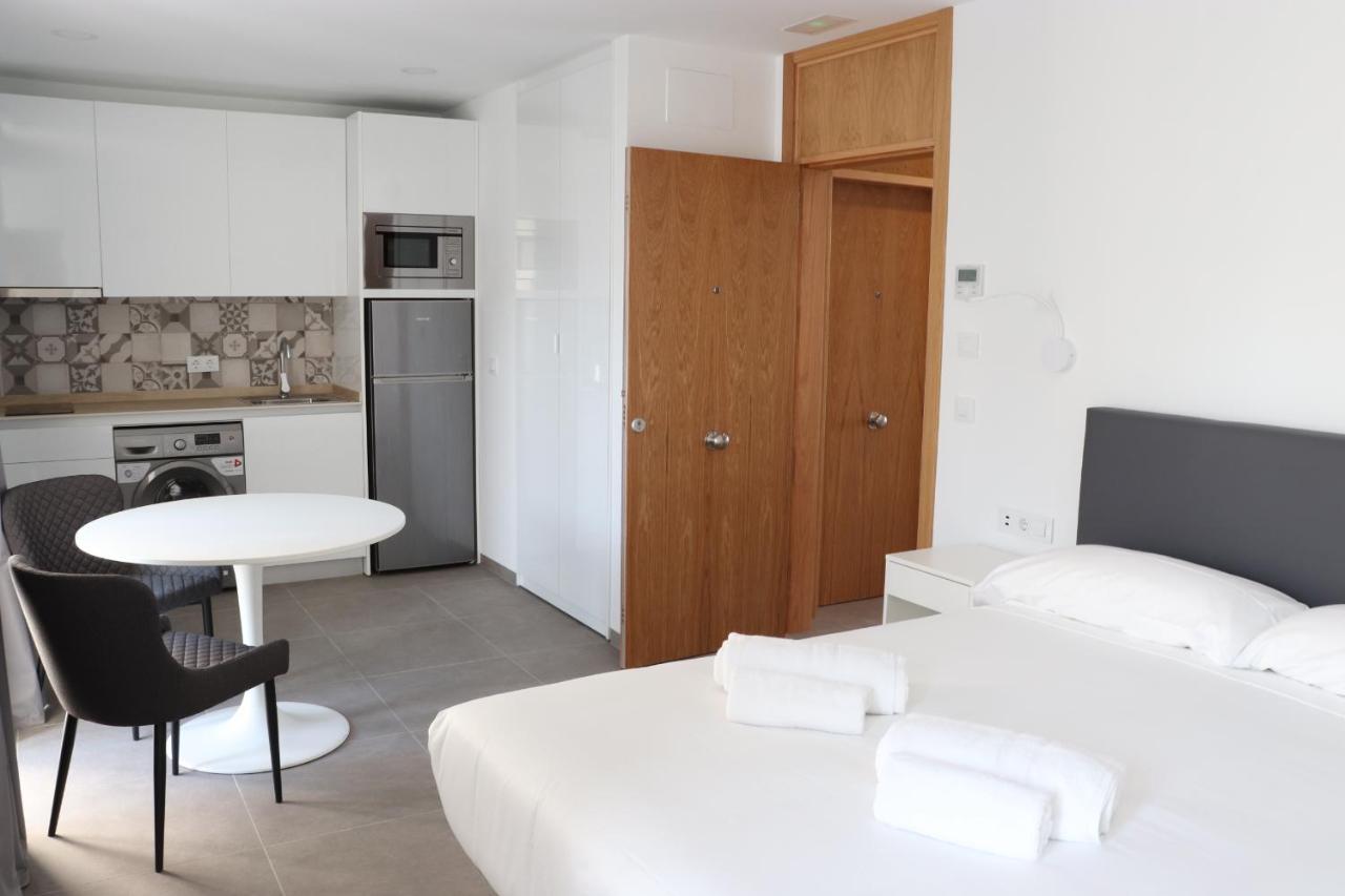 V&C Apartamentos コニル・デ・ラ・フロンテラ エクステリア 写真