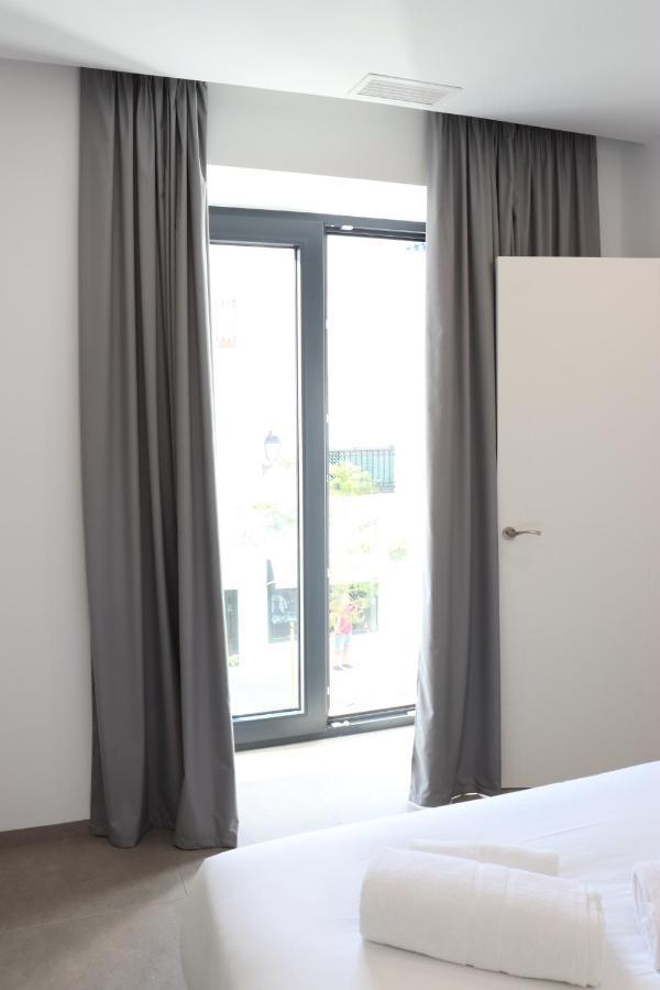 V&C Apartamentos コニル・デ・ラ・フロンテラ エクステリア 写真