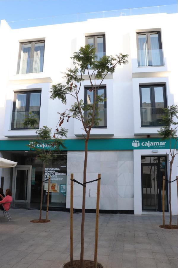 V&C Apartamentos コニル・デ・ラ・フロンテラ エクステリア 写真